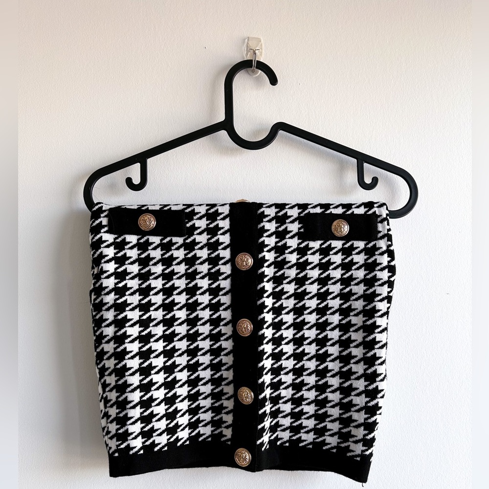 Knee length skirt! S/M